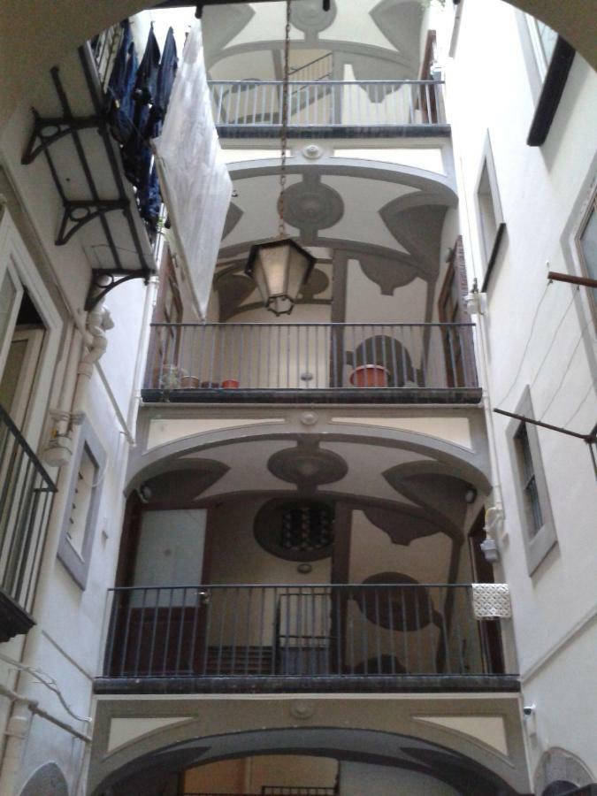 Bed and Breakfast Casa Magà Napoli Esterno foto